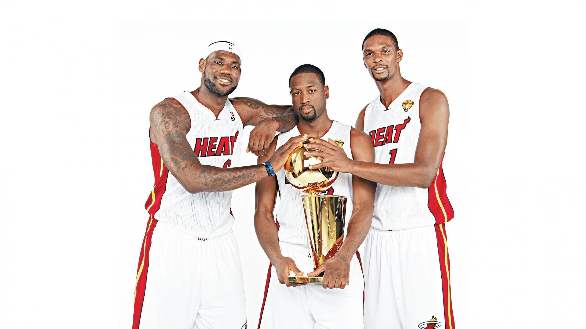 巅峰对决,詹姆斯统治全场,热火战术铁笼绞杀篮网