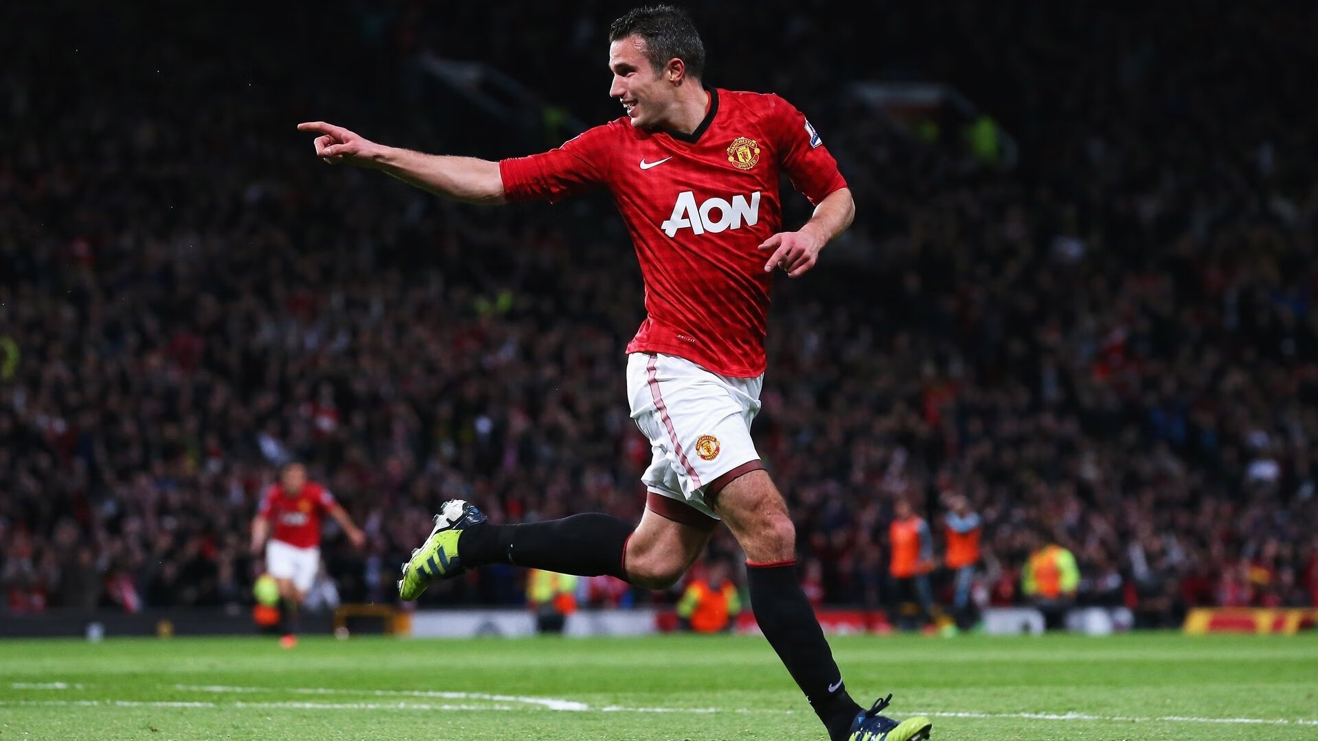 跨界统治日,拜仁足球碾压威尔士,劳塔罗篮球总决赛上演奇迹接管