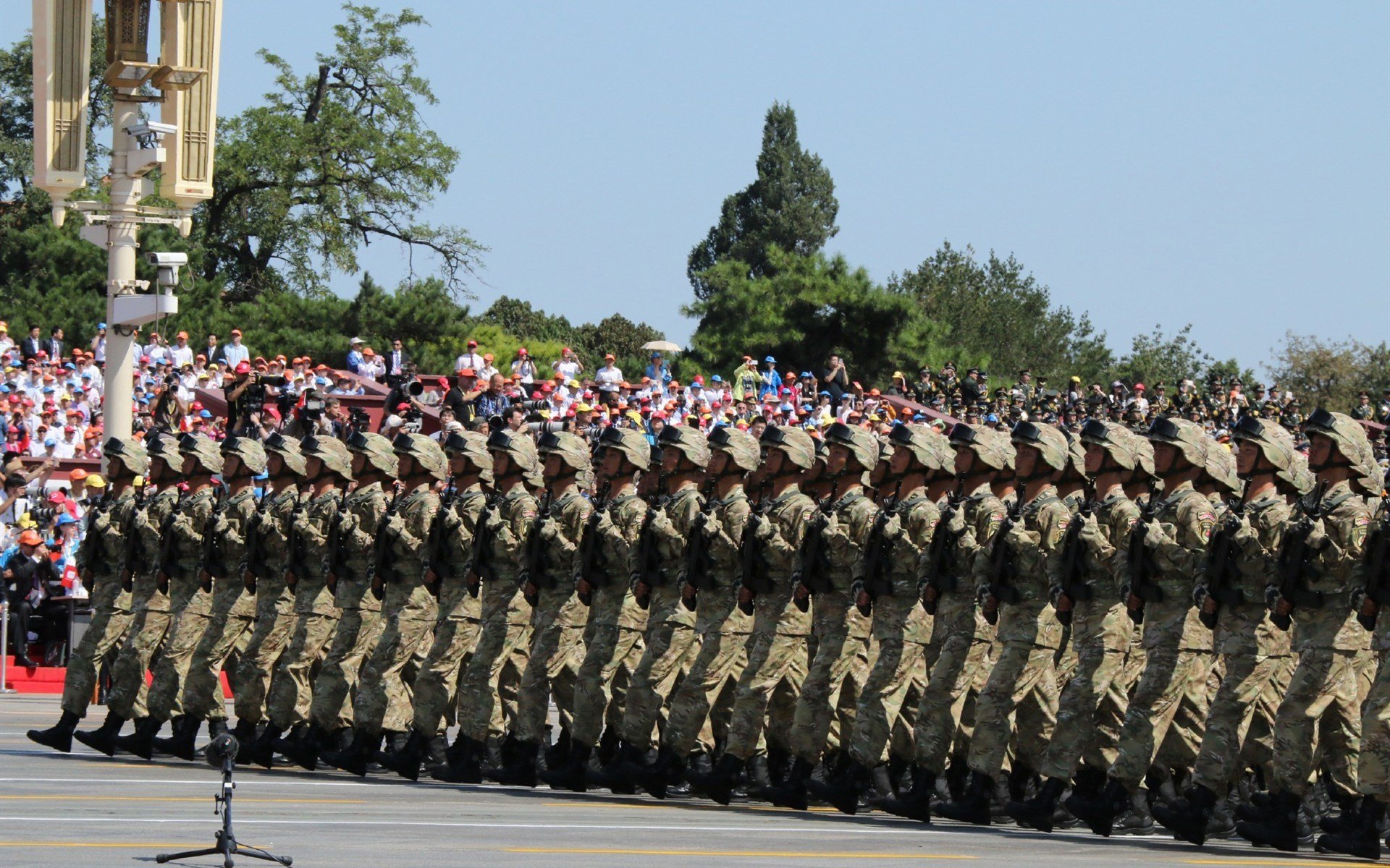 亚平宁的逆袭,巴斯托尼的惊鸿一击,让安菲尔德陷入沉寂