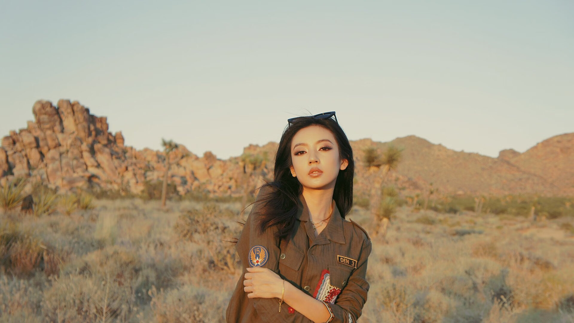 意外舞台上的冰封与火焰，友谊赛中迪巴拉的压力交响曲