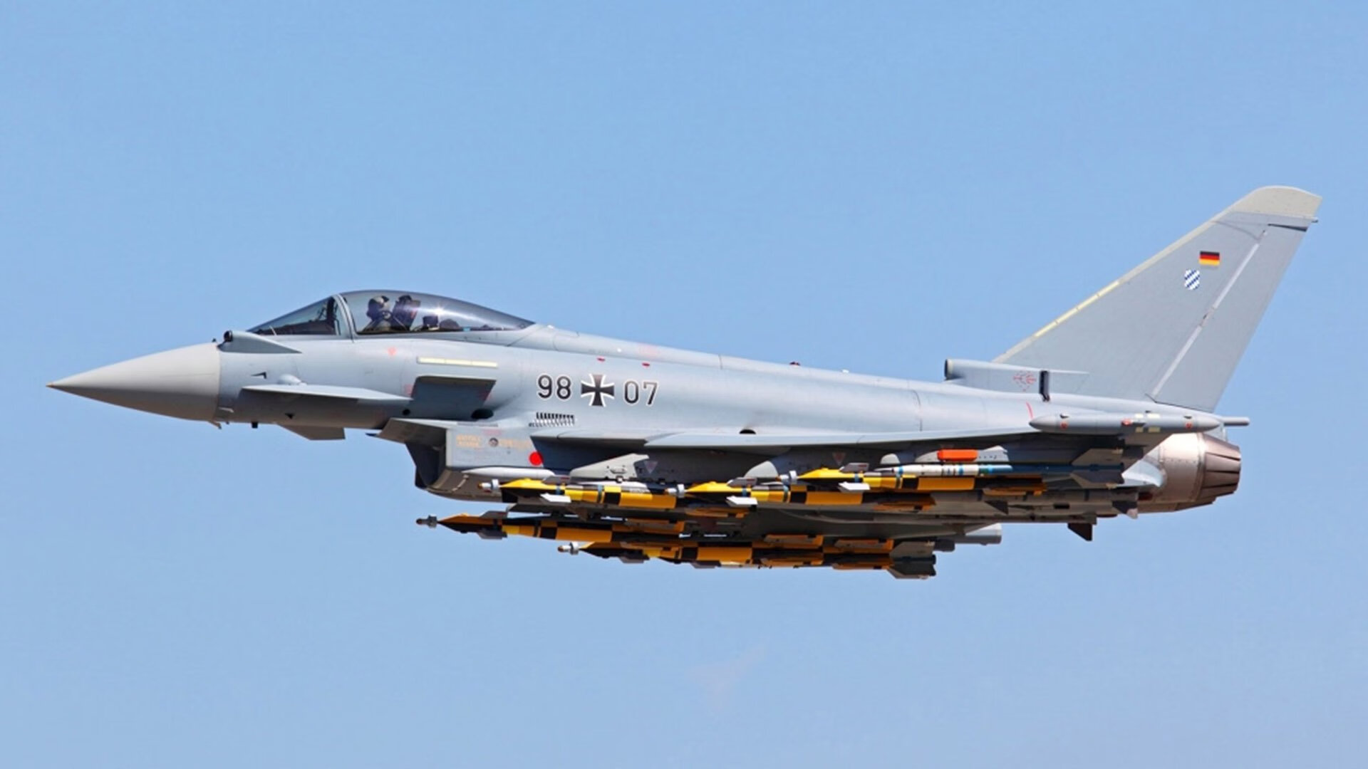 克瓦拉茨赫利亚闪光连击，南非团队洪流席卷洪都拉斯